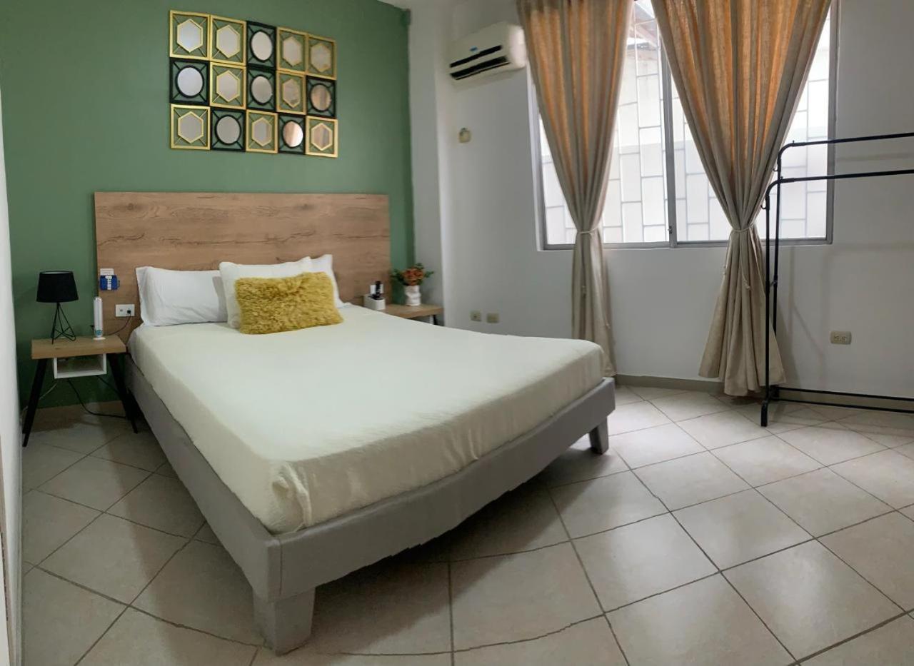 Los Soles Suite Mall Del Sol Guayaquil Airport Kültér fotó